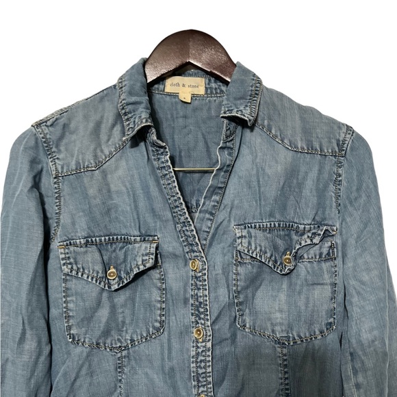 Anthropologie Cloth & Stone Chambray Button Down Shirt Top - Picture 6 of 6